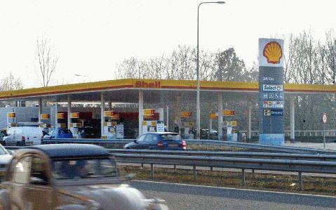 AMSTELVEEN - Het Shell-station Amstelveen-Zuid is woensdag voor 11,5 miljoen euro verkocht op een door de overheid georganiseerde veiling. Q8 is de nieuwe eigenaar van het tankstation. - Foto ANP