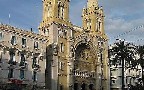 Een kerk in Tunis (foto uit 2005). Foto David Weekly, Wikimedia