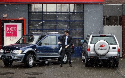 ERP â€“ De belangstelling voor de luxe Chinese terreinwagen van het merk Landwind is groot. Importeur Bijvelds in Erp gaat de auto’s in West Europa op de markt brengen. De prijs van de uit de kluiten gewassen auto bedraagt 17.000 euro. Vergelijkbare model