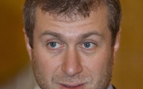 LONDEN – Paparazzi die azen op een kiekje van Roman Abramovich kunnen het megajacht van de multimiljardair beter mijden. Foto EPA