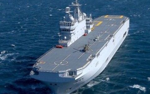 Moskou heeft het oog laten vallen op een zogenaamd Mistral helikoptervliegdekschip.