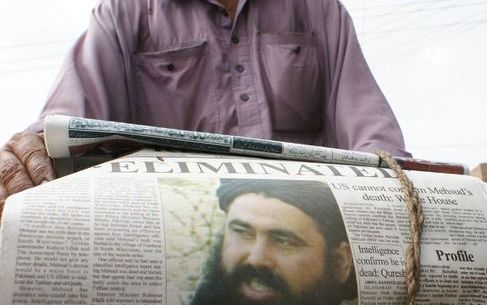 ISLAMABAD – De leider van de Pakistaanse Taliban, Baitullah Mehsud, leeft nog. Dat heeft Hakimullah Mehsud, een naaste medewerker van de Talibanleider zaterdag tegen de BBC gezegd. Foto EPA