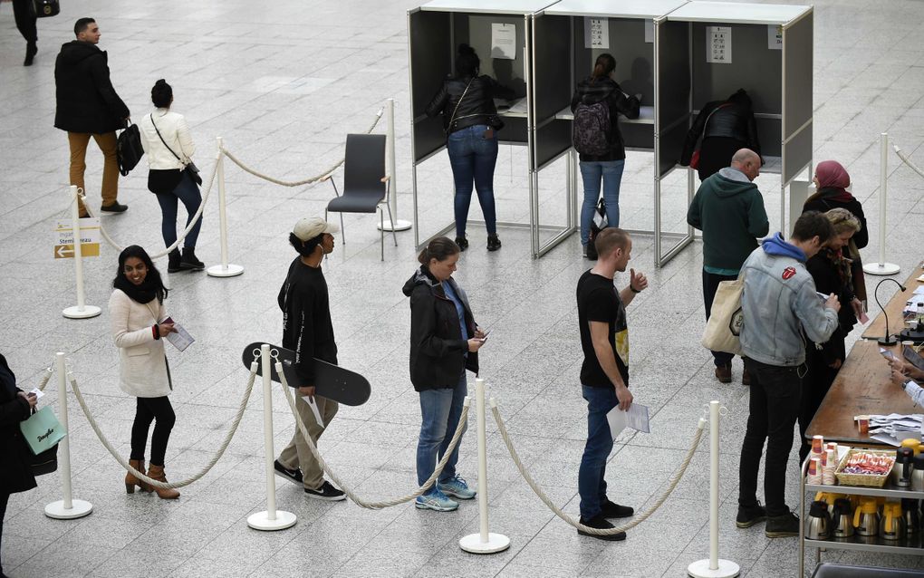 Stemmen in Den Haag. beeld AFP