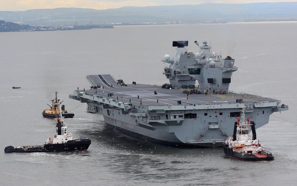 Het vliegdekschip Queen Elizabeth. beeld EPA