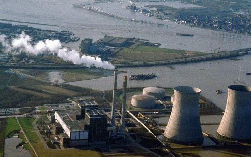 DEN HAAG â€“ EnergieNed verwacht dat op langere termijn in Nederland 1000 megawatt aan capaciteit extra moet worden bijgebouwd, naast de huidige capaciteit van 20.618 megawatt en de bestaande bouwplannen van enkele producenten. Op de foto een elektricitei