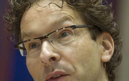 Dijsselbloem vindt dat koepels van scholen niet op de stoel van de politiek moeten gaan zitten. Foto ANP