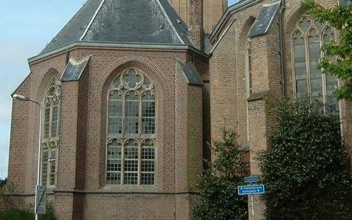 MONSTER – De restauratie van de hervormde kerk te Monster verloopt voorspoedig. De gemeente denkt de kerk in het tweede kwartaal van vol gend jaar weer in gebruik te nemen. Foto RD