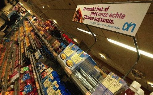 DEN HAAG â€“ De prijzenoorlog brengt bij Albert Heijn het gewenste resultaat, liet Ahold topman Anders Moberg woensdag tijdens de aandeelhoudersvergadering weten. „De herpositionering verhoogt het marktaandeel en ook het aantal klanten neemt weer toe.” Fo