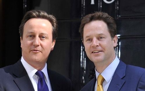 LONDEN - Cameron (l.) en Clegg. Foto EPA