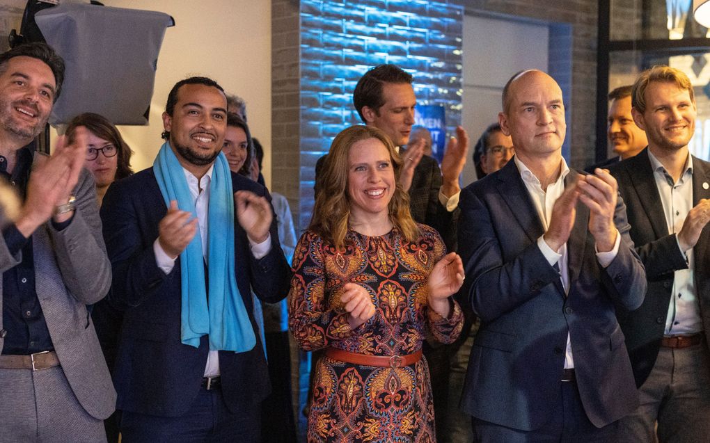 De CU-Kamerleden Ceder en Segers en minister Schouten in Amersfoort. De ChristenUnie incasseerde her en der een licht verlies. beeld André Dorst