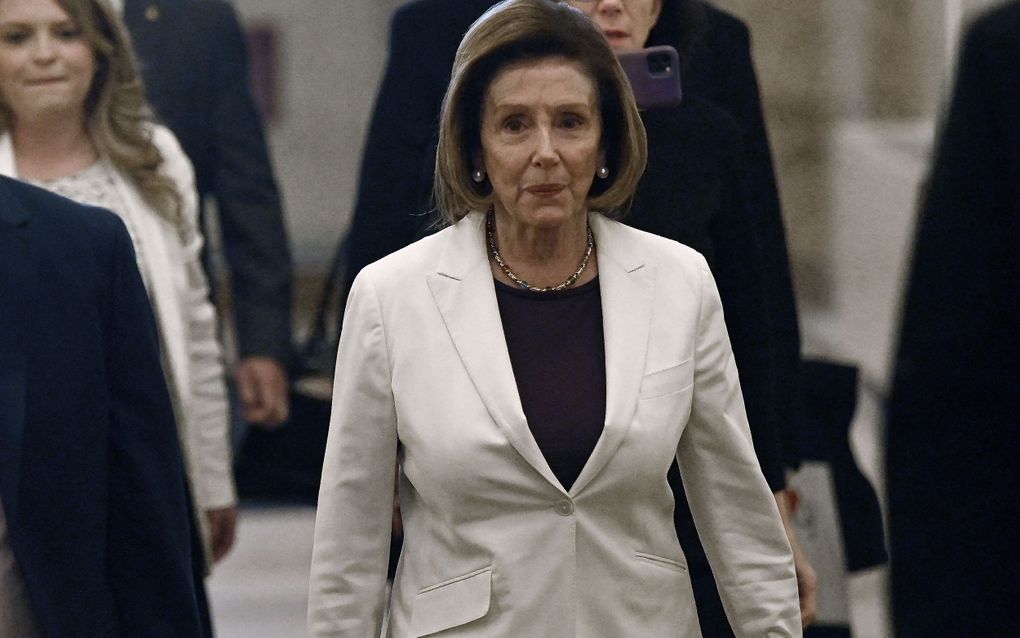 
Uittredende Amerikaanse voorzitter van het Huis van Afgevaardigden Nancy Pelosi, democraat van Californië, arriveert bij het Amerikaanse Capitool in Washington, DC. beeld AFP, OLIVIER DOULIERY