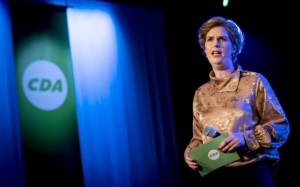 Hilde Palland van het CDA tijdens een partijcongres. De christelijke partij trapt de campagne voor de Provinciale Statenverkiezingen af. beeld ANP, Koen van Weel