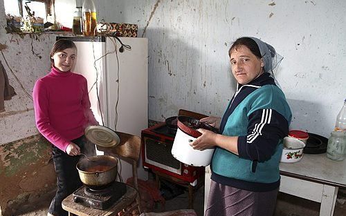 Stichting Kom over en help (KOEH) en de  John Bunyan Stichting hebben de laatste maanden van 2010 zo’n 12.000 exemplaren van het ”Groot Bijbels Dagboek voor jong en oud” laten transporteren naar Oekraïne.  Foto RD