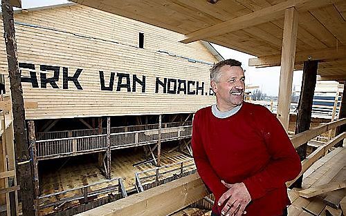 De nagebouwde ark van Noach gaat mogelijk naar Londen. Bouwer Johan Huibers zou een aanvraag hebben ingediend. Foto Dirk Hol