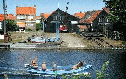 ARNEMUIDEN - De historische scheepswerf van Meerman in Arnemuiden, in de achttiende eeuw aangelegd voor de bouw van hoogaarzen, blijft bewaard. - Foto RD, Henk Visscher