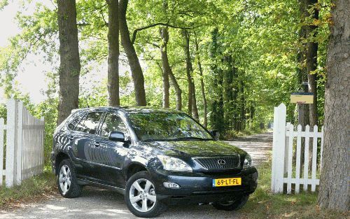 De Lexus omringt inzittenden met rust en een perfecte ambiance. Dankzij de perfecte afwerking wordt de stilte niet verstoord door piepjes of kraakjes. Foto’s RD, Anton Dommerholt