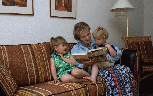 „Erg belangrijk vind ik dat kinderen en ouders kunnen meeleven met de hoofdpersonen. Via mijn boeken/verhalen hoop ik dat ze zelfs een beetje kunnen meevoelen.” Foto RD, Anton Dommerholt