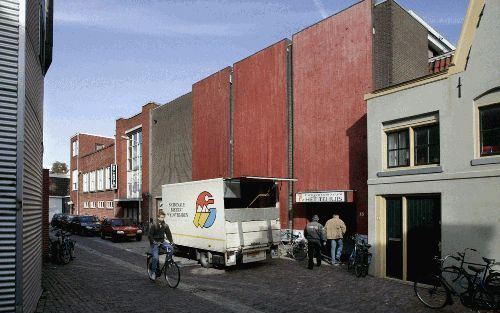 GRONINGEN â€“ Congres- en zalencentrum Het Tehuis, in de binnenstad van Groningen, gaat volgend jaar tegen de vlakte. Bijna veertig jaar lang was het centrum de plaats van samenkomst van de Tehuisgemeente, die in de jaren zestig een belangrijke rol speeld