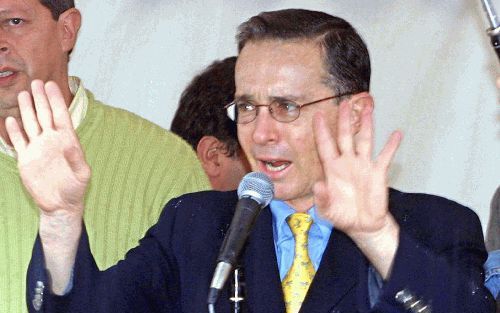 BOGOTA - De Colombiaanse president Alvaro Uribe.