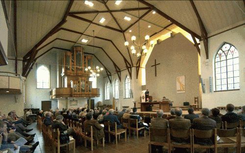 ERMELO â€“ In de ImmanuÃ«lkerk te Ermelo vergaderde zaterdagmiddag het Beraad van Confessionele Gereformeerde Kerken. De bijeenkomst werd bezocht door ongeveer 130 mensen. Foto Bram van de Biezen