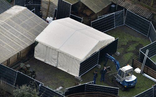 BAARN â€“ Luchtfoto van de zoektocht naar het verdwenen Baarnse echtpaar MÃ¼ller van der Velde. De politie verdenkt de eigenaar van kinderboerderij Canton van moord op het echtpaar. Foto ANP