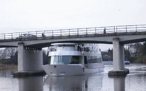 KOLHAM â€“ De twee bedrijven van Diette Doesburg Maas weten zich te onttrekken aan de malaise in de scheepsbouw. „De kunst is om je medewerkers enthousiast te maken.” - Foto Jacques Kraayeveld