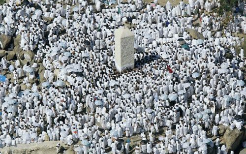 MEKKA - Bij de hadj, de jaarlijkse bedevaart naar Mekka, zijn zondag zeker 244 pelgrims om het leven gekomen. Foto AFP