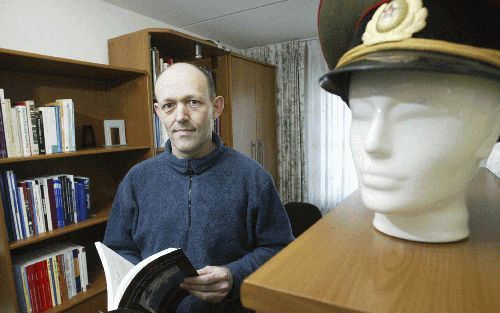 EDE - Luchtmachtofficier Marcel de Haas uit Ede promoveert dinsdag op het veiligheidsbeleid van de Russische Federatie tussen 1992 en 2000. - Foto Herman StÃ¶ver