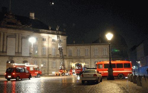 De brandweer van de Deense hoofdstad Kopenhagen moest maandagavond uitrukken om een brand in een van de paleizen van de Deense koningin Margaretha te blussen. De schade bleef beperkt. - Foto EPA