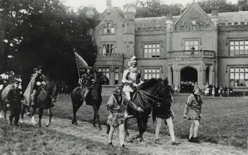 BARNEVELD â€“ Het landgoed De Schaffelaar in Barneveld ondergaat de komende maanden een ingrijpende restauratie. In het park zal ook de oranjerie weer in oude glorie worden hersteld. - Foto Veluws Museum Nairac