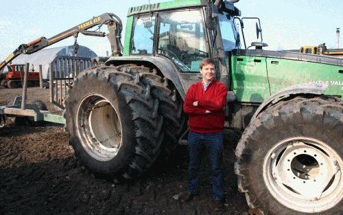 VILJANDI â€“ Nick A. van de Griendt, eigenaar van het Zwolse Sphagnum Products bv â€“sphagnum is de Latijnse benaming voor veenmosâ€“ haalt het veen tegenwoordig uit Estland, waar hij 60 procent van zijn tijd doorbrengt. Foto RD