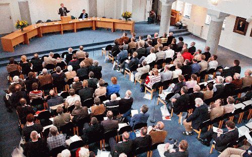 KAMPEN â€“ De Oud-Studenten Vereniging van de Theologische Universiteit Kampen hield maandag een congres over „het vervreemdende vak van theoloog in de moderne samenleving.” - Foto Dick Vos