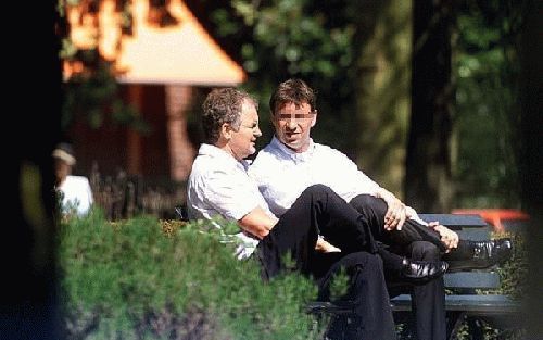 AMSTERDAM - Archieffoto van vastgoedmakelaar Willem Endstra (L) met Heineken-ontvoerder Willem Holleeder. Endstra is maandagmiddag neergeschoten in Amsterdam. Dat maakte de politie maandag bekend. Foto ANP