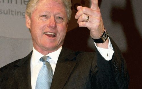 Oud-president Bill Clinton vertelt in zijn boek ”My Life” (Mijn leven) dat zijn grootste veiligheidsprobleem Osama bin Laden zou zijn.