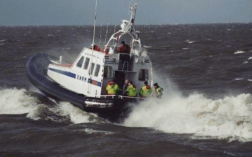 Een reddingsboot van de KNRM in actie. Archieffoto RD