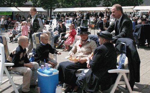 HARSKAMP - Ongeveer 500 mensen bezochten zaterdag de zendingsdag van de Nederlandse hervormde gemeente (in hersteld verband) in Harskamp. - Foto Jan Rozendaal