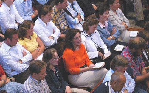 ZEIST - Ds. P. Roos, christelijk gereformeerd predikant in Damwoude, sprak zaterdag op een SRB avond in Zeist over ”De zin van het leven”. Foto Erik Kottier