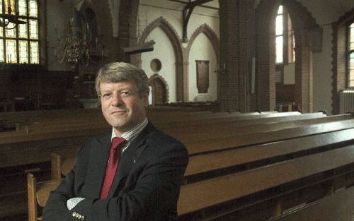 IJMUIDEN â€“ Donderdag was het 25 jaar geleden dat ds. U. W. van Slooten tot predikant in de Nederlandse Hervormde Kerk werd bevestigd. „Ik herken me wel in mannen als Whitefield en Edwards. Die hadden dat ook: een warme, bijbelse prediking met een appÃ¨l