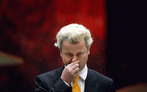 DEN HAAG â€“ VVD kamerlid Wilders beraadt zich op zijn positie. De onverschrokken parlementariÃ«r kreeg deze week door fractievoorzitter Van Aartsen ingeprent dat hij zich dient te houden aan de partijlijn. Foto ANP