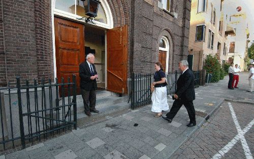 UTRECHT - In de Utrechtse Westerkerk werd dinsdagavond een bidstond gehouden voorafgaand aan de generale synode van de Gereformeerde Gemeenten, die woensdag begon. Ds. J. J. van Eckeveld, preses van de vorige synode, sprak over HebreeÃ«n 13:8: „Jezus Chri