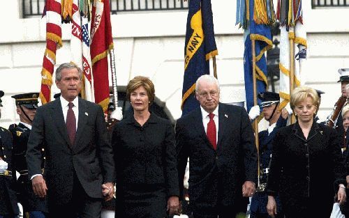 WASHINGTON - President George W. Bush, (L) Laura Bush, Vice President Richard Cheney, en zijn vrouw Lynne nemen deel aan de herdenking bij het Witte Huis in Washington. Foto Epa