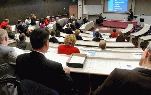 AMSTERDAM â€“ Aan de Vrije Universiteit van Amsterdam werd woensdag en donderdag onder het motto ”Klonten in de smeltkroes” een conferentie gehouden over religieuze Nederlandse gemeenschappen in Amerika. Foto Paul Dijkstra