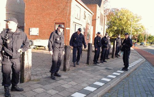 NIJVERDAL â€“ De politie heeft vrijdagmiddag en avond in en rond Nijverdal een grootschalige zoekactie gehouden naar een vermist meisje. Volgens een 10 jarige leerlinge van de Prinses Irene basisschool is het kind vrijdagmiddag door een persoon onder bedr