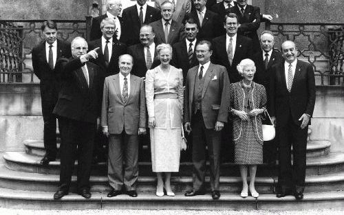 „Turkije klaar voor een start van de onderhandelingen? Nee dus. Als de Europese regeringsleiders hun eigen meetlat correct hanteren, blijkt Turkije nog niet aan de maat te zijn.” Foto: EU regeringsleiders bijeen op een top in 1993 in Kopenhagen, waar ze o