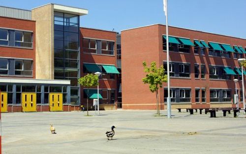 „Als ouders de grondslag van de school alleen maar kunnen respecteren en niet onderschrijven, welke gevolgen zal dat dan hebben voor het schoolklimaat?” Foto: de Gomarusscholengemeenschap in Gorinchem. Foto RD, Sjaak Verboom