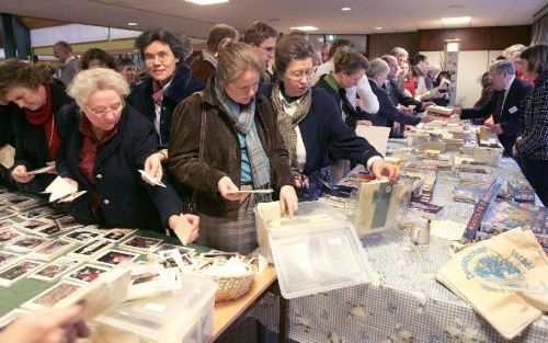 HARDINXVELD-GIESSENDAM - Het deputaatschap voor IsraÃ«l van de Gereformeerde Gemeenten hield dinsdag in Hardinxveld-Giessendam voor de vierde maal zijn landelijkse IsraÃ«l-dag. In de middagpauze was er een boekentafel. Ook waren er powerpointpresentaties 