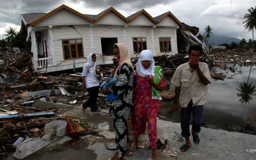 BANDA ATJEH â€“ De tsunami van 26 december heeft vernietigend huisgehouden in Banda Atjeh. Foto Kjeld Duits.