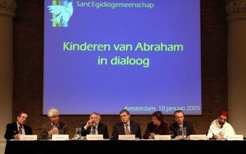 „In het gesprek tussen christenen en moslims hinderen de diepe en fundamentele verschillen tussen Jezus (de gekruisigde Zoon van de Vader) en Mohammed vaak de toenadering.” Foto: deze week vond in Amsterdam een discussie plaats tussen vertegenwoordigers v