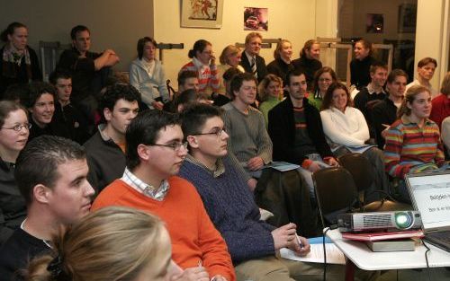 GOUDA â€“ ”Belijdenis is doen”, zo luidde het thema voor de jongerenspecial van de HGJB die zaterdag gehouden werd in Gouda. In verschillende keuzeprogramma’s kwamen vragen rond het doen van belijdenis aan de orde. De bijeenkomst was een vervolg op een so