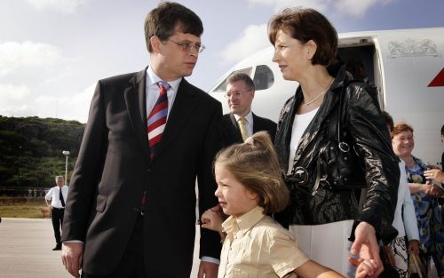 CURAÃ‡AO - Premier Balkenende arriveert dinsdag samen met zijn echtgenote Bianca en hun dochter Amelie op het vliegveld CuraÃ§ao. Balkenende brengt een vijfdaags kennismakingsbezoek aan de Nederlandse Antillen en Aruba. Foto ANP